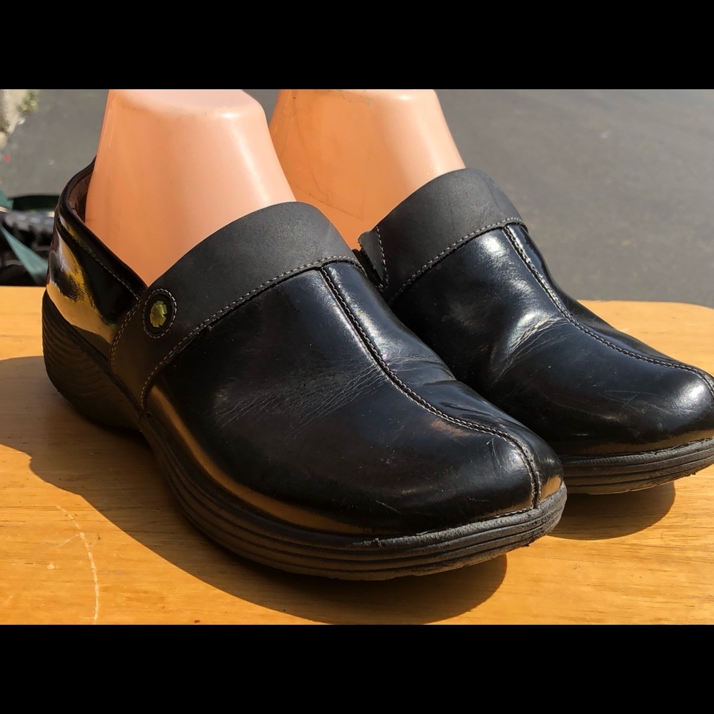 Dansko Work Wonders Women's Black Leather Slip On Mules Clogs Shoes Size 40